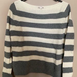 Gap sweater